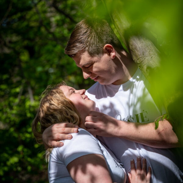 S&eacute;ance en couple de Lauryn et Nicolas - photographe &agrave; Li&egrave;ge (3)